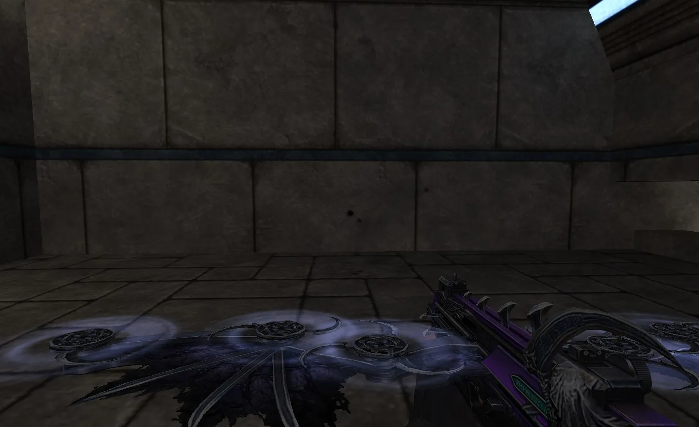 Thanatos-3 en mano